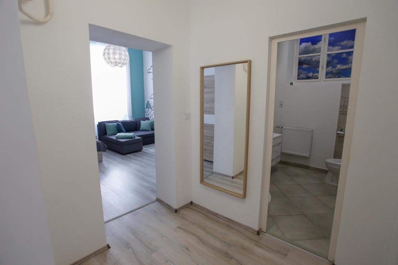 Urania Apartmanhaz Eger Exterior foto